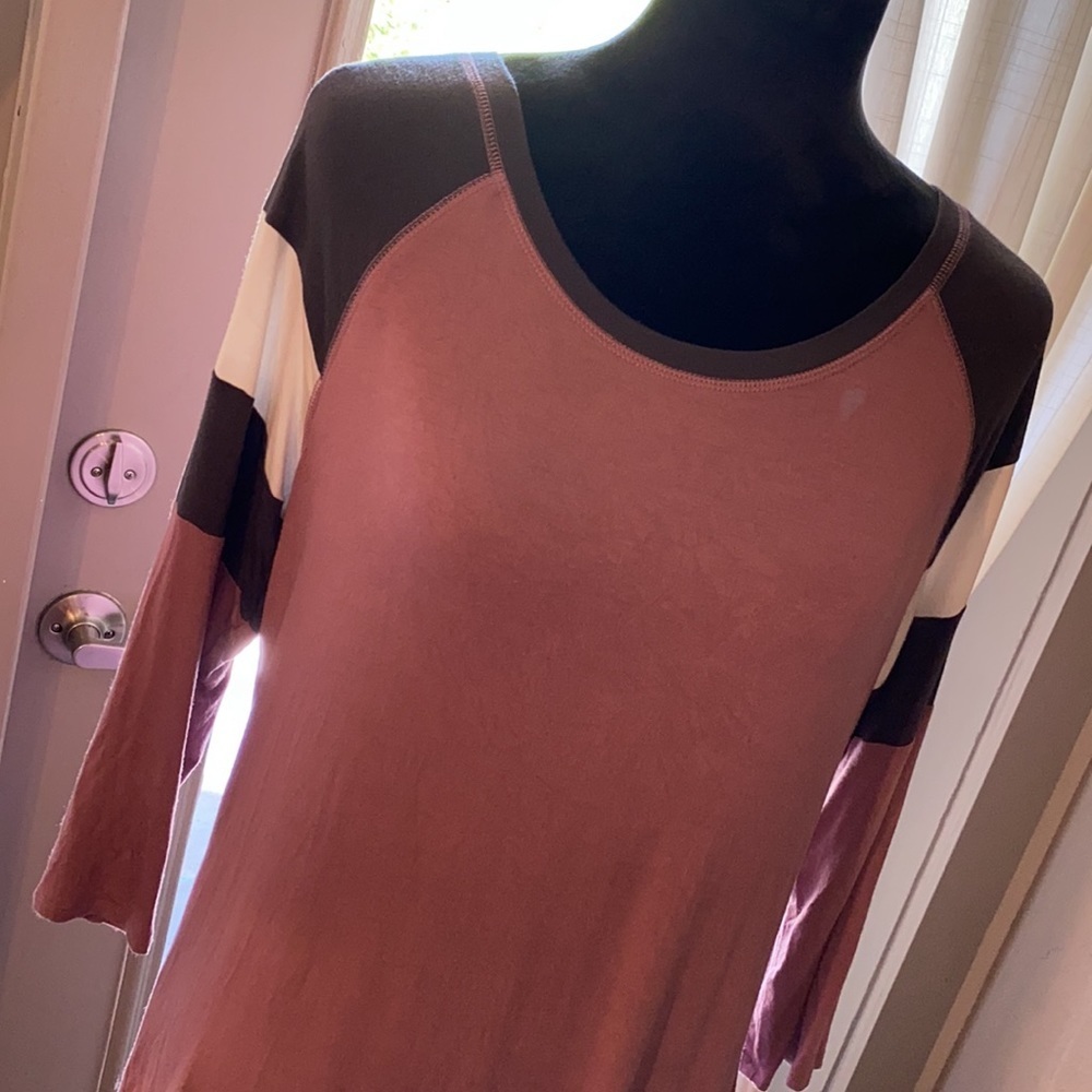 24/7 Maurices mauve pink dark gray & white jersey like womens top casual shirt S - Picture 2 of 7